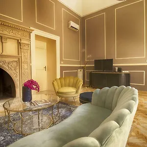 palazzo-forleo-luxury-apartment.lecce-hotels.com/